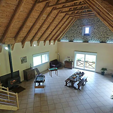 Mas Du Cresponnet בית הארחה 3*